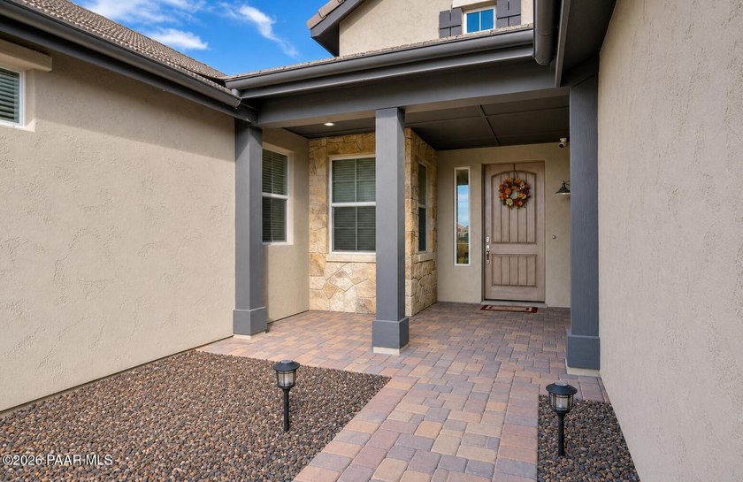 This freshly painted, immaculate home has been so well cared for - photo 5