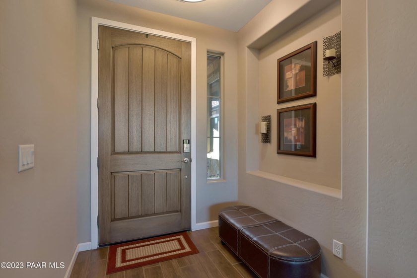 This freshly painted, immaculate home has been so well cared for - photo 6