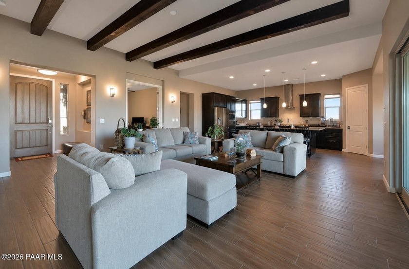 This freshly painted, immaculate home has been so well cared for - photo 10