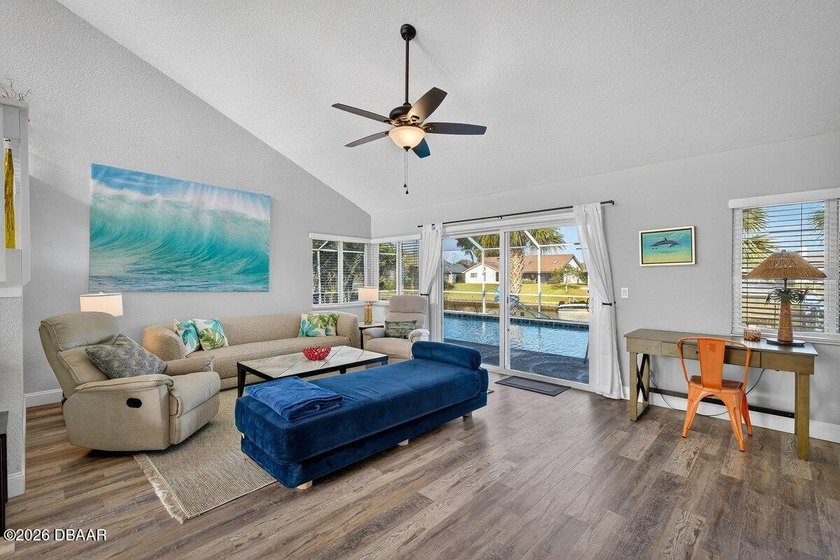 Vintage Contemporary Waterfront -- Fully Furnished &amp; Turnkey - photo 20