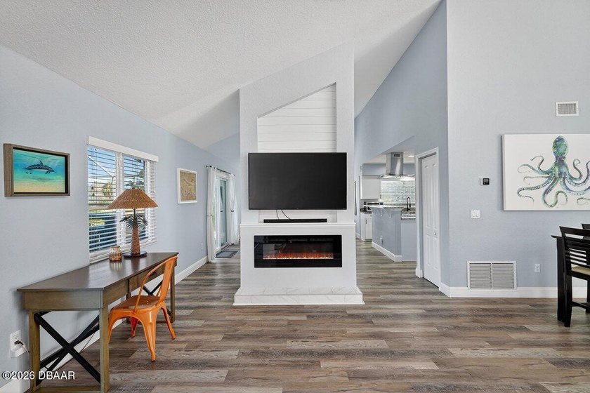 Vintage Contemporary Waterfront -- Fully Furnished &amp; Turnkey - photo 22