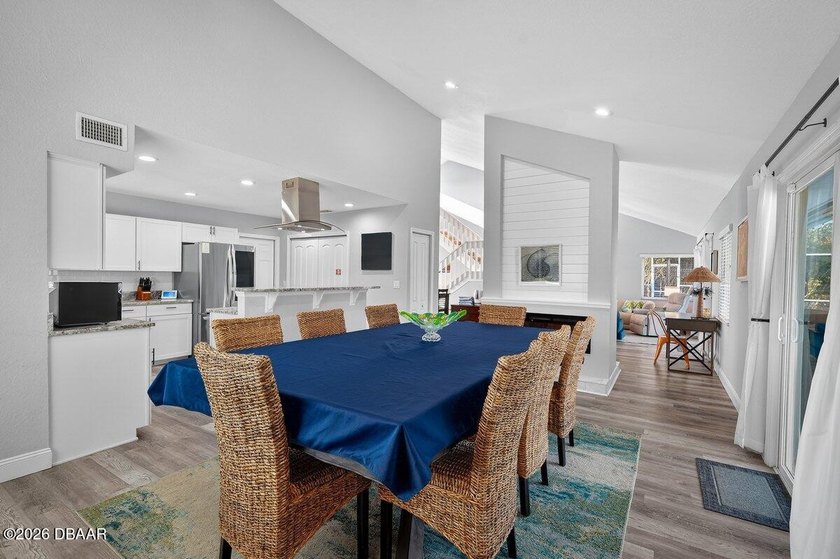 Vintage Contemporary Waterfront -- Fully Furnished &amp; Turnkey - photo 26