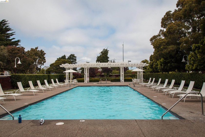 Current loan with a 2.75% interest rate. Possible to assume, but - photo 39
