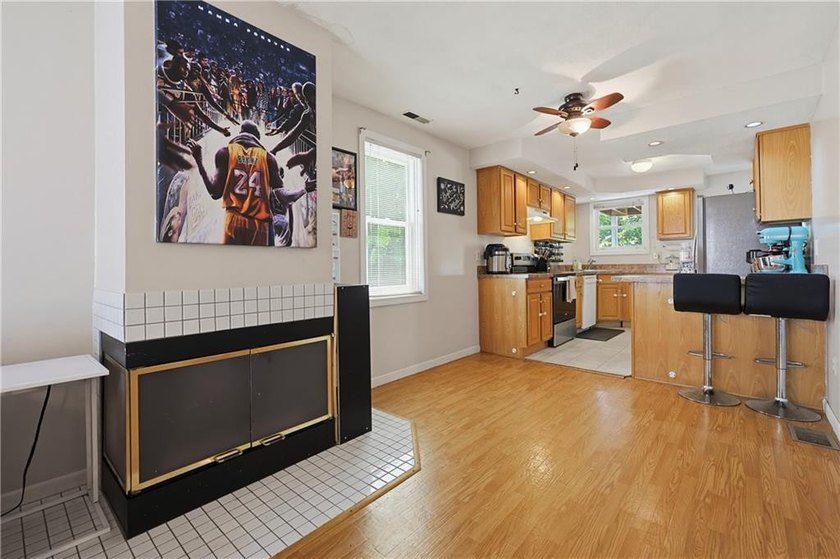 Enjoy the ease of one-level living in this desirable end-unit - photo 11