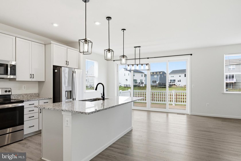 Built in 2022 and meticulously maintained, this Richmond - photo 11