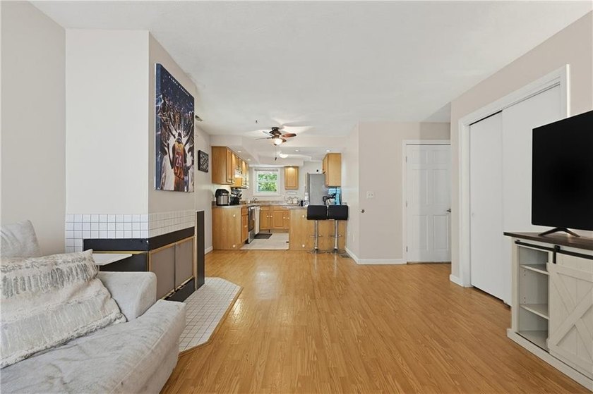 Enjoy the ease of one-level living in this desirable end-unit - photo 12