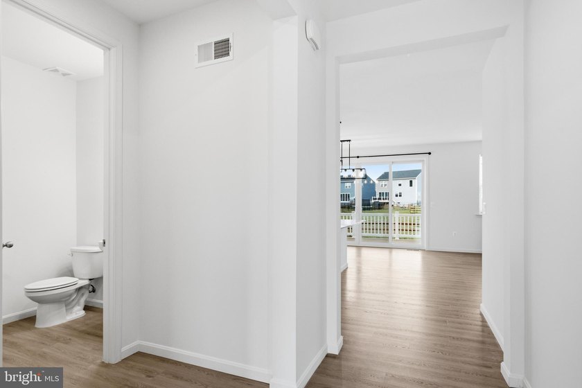 Built in 2022 and meticulously maintained, this Richmond - photo 17