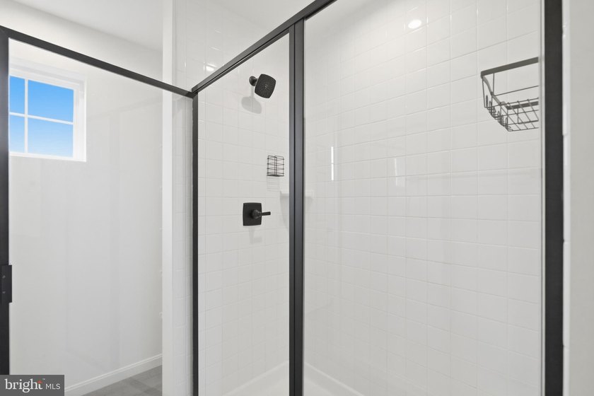 Built in 2022 and meticulously maintained, this Richmond - photo 21