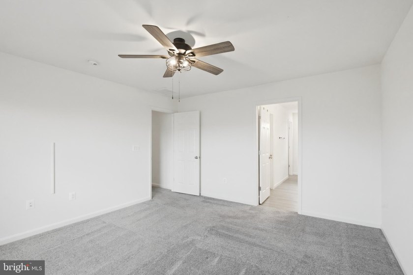 Built in 2022 and meticulously maintained, this Richmond - photo 24