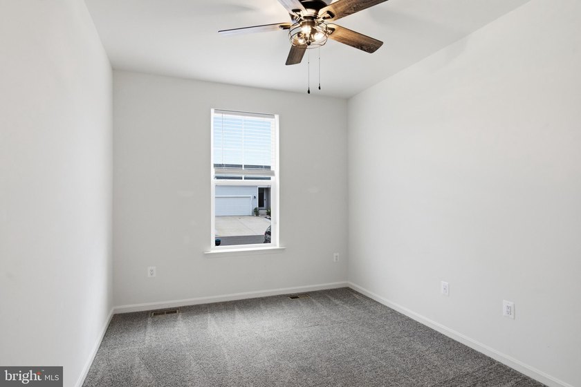 Built in 2022 and meticulously maintained, this Richmond - photo 30