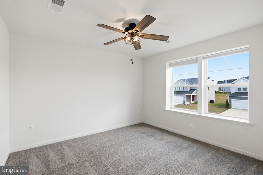 Built in 2022 and meticulously maintained, this Richmond - photo 31