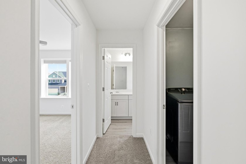 Built in 2022 and meticulously maintained, this Richmond - photo 34