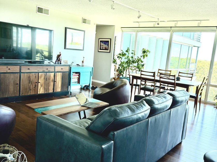 Optima Old Orchard Woods Luxury Living in this 1500 Sq Ft Corner - photo 9