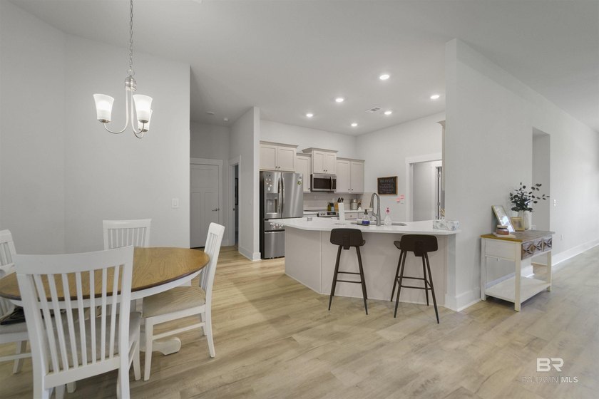 Welcome to this beautifully designed 4-bedroom, 3-bath brick - photo 12