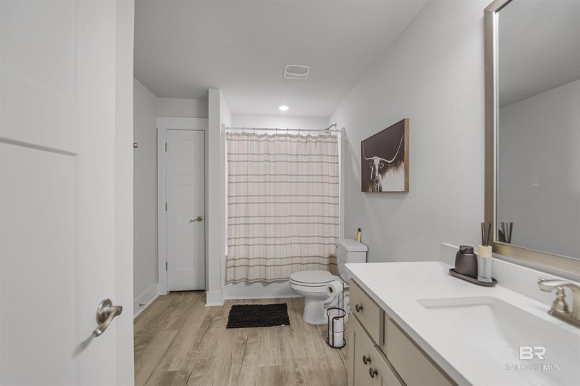 Welcome to this beautifully designed 4-bedroom, 3-bath brick - photo 13