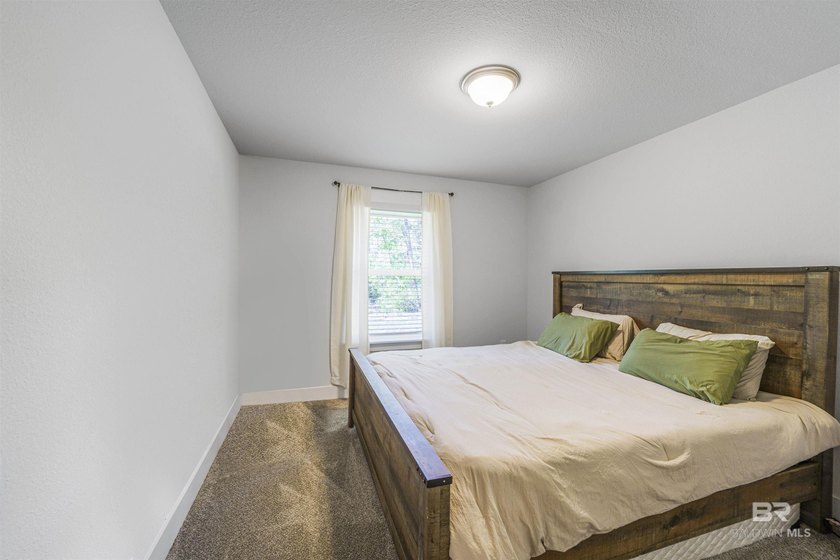 Welcome to this beautifully designed 4-bedroom, 3-bath brick - photo 15