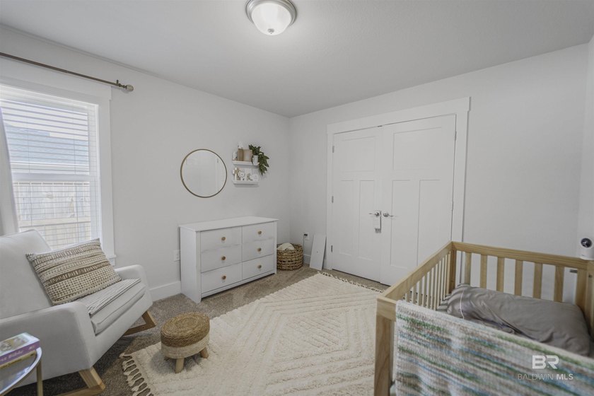Welcome to this beautifully designed 4-bedroom, 3-bath brick - photo 20