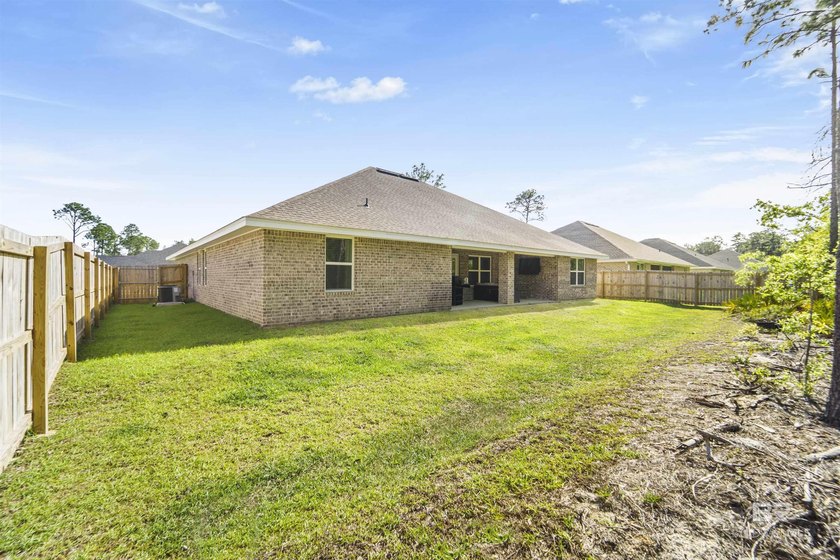 Welcome to this beautifully designed 4-bedroom, 3-bath brick - photo 29