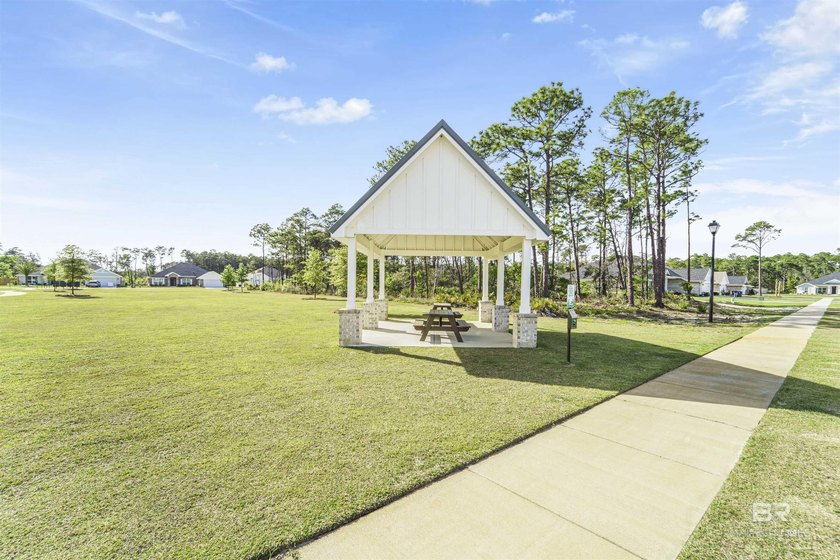 Welcome to this beautifully designed 4-bedroom, 3-bath brick - photo 32