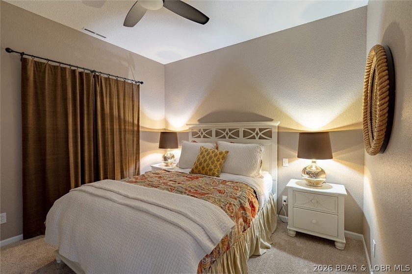 This top-floor Lazy Days condo shows like brand new and is being - photo 20