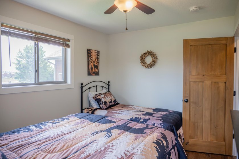 Incredible upgrades at this home on Island Lake! Enjoy a prime - photo 20