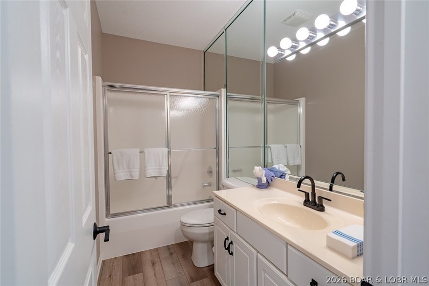 This top-floor Lazy Days condo shows like brand new and is being - photo 21