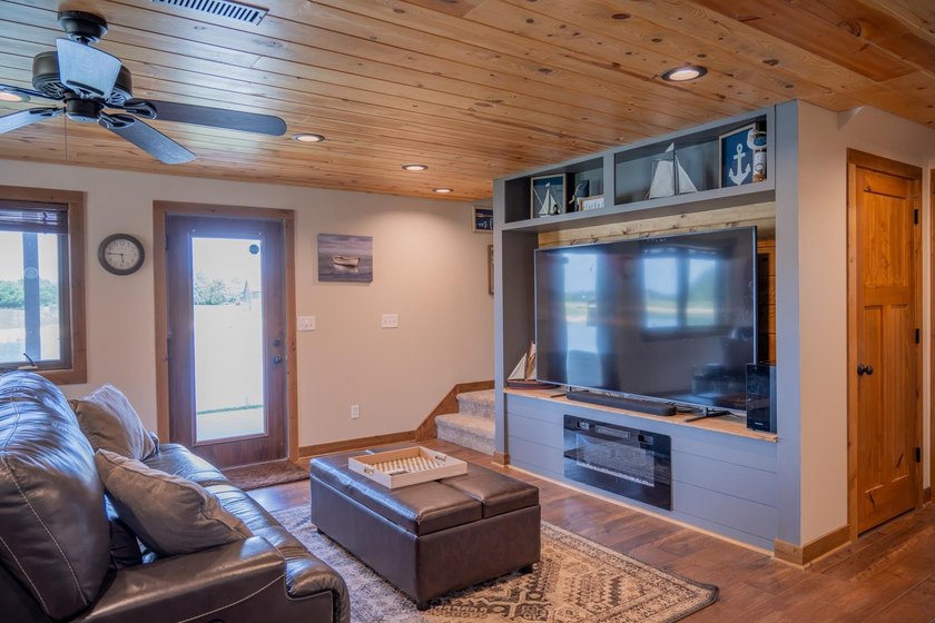 Incredible upgrades at this home on Island Lake! Enjoy a prime - photo 22