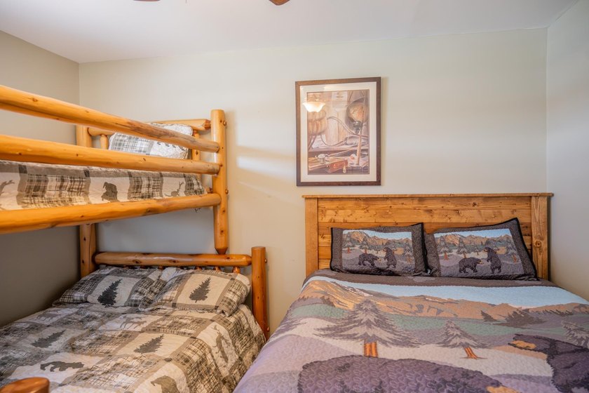 Incredible upgrades at this home on Island Lake! Enjoy a prime - photo 27