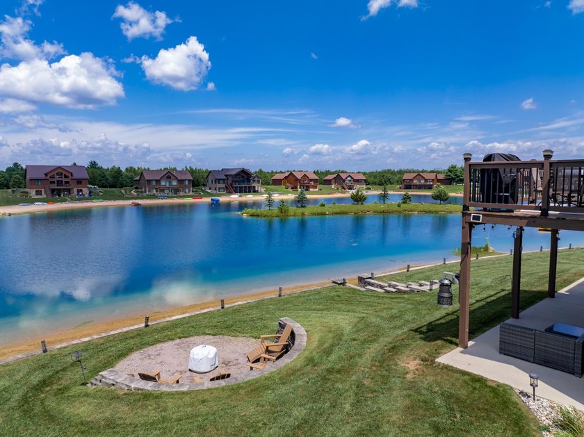 Incredible upgrades at this home on Island Lake! Enjoy a prime - photo 36
