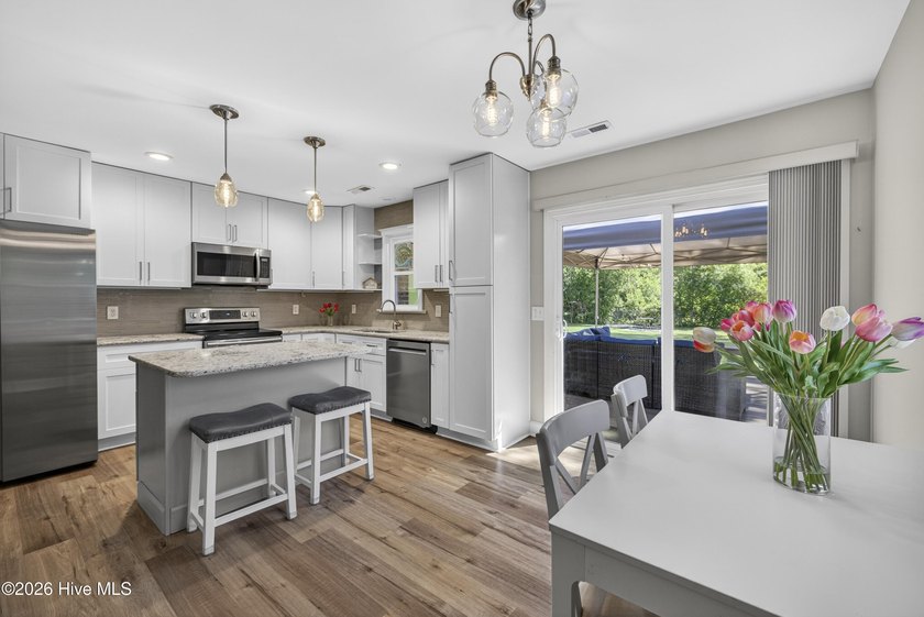 Beautifully updated all-brick home tucked away on a quiet - photo 11