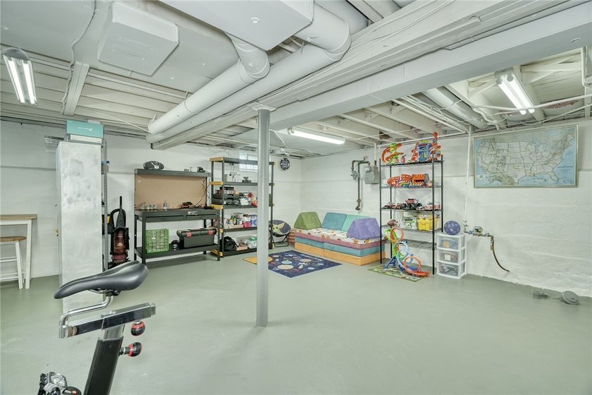 Welcome home to this beautifully maintained colonial! Fun and - photo 31