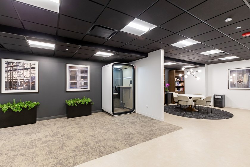 Walls of windows beautifully frame breathtaking views of Lake - photo 38