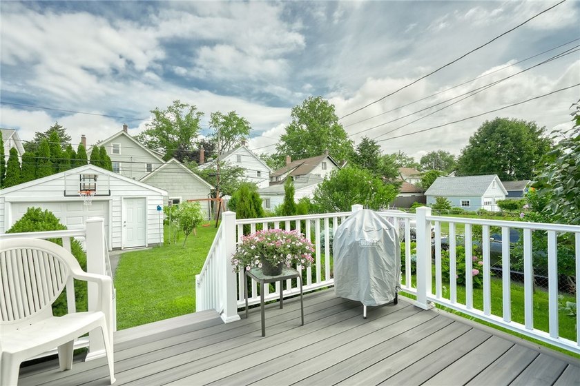 Welcome home to this beautifully maintained colonial! Fun and - photo 40