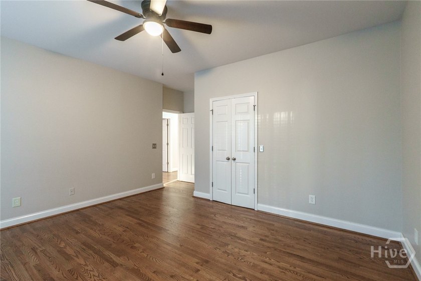 Beautiful 5-bedroom, 4.5-bath home located in the highly - photo 41