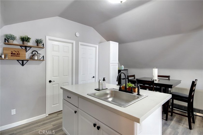 745 Eureka Dr - photo 9