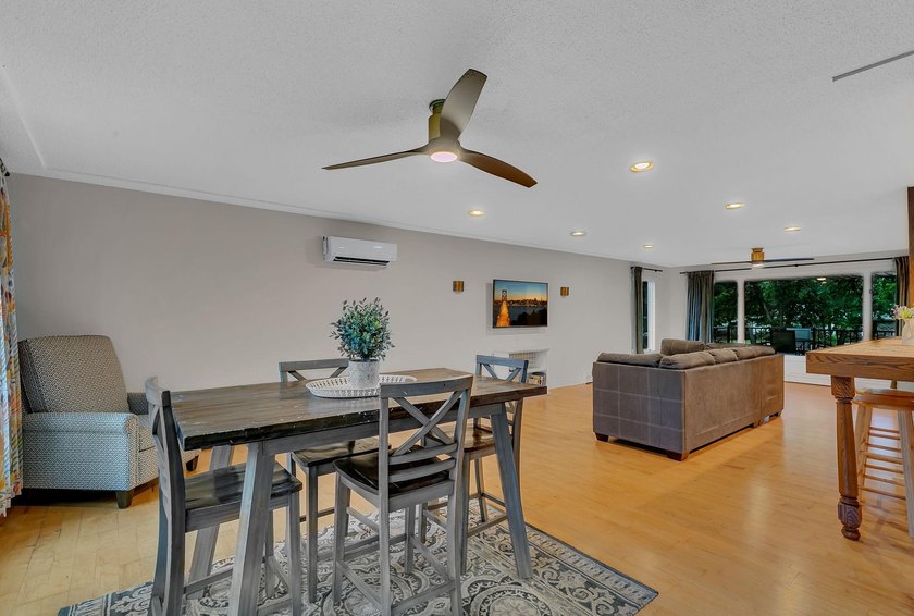 This 4-bedroom, 3-bath Mississippi Riverfront home is certain to - photo 13