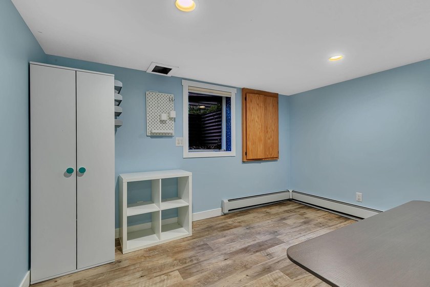 This 4-bedroom, 3-bath Mississippi Riverfront home is certain to - photo 27