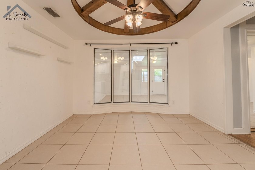 Spacious 3-bedroom, 2-bath home offering over 2,300 sq ft in a - photo 9