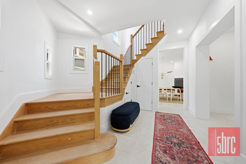 Luxury Victorian Renovated Home in the Heart of Prospect Park - photo 5