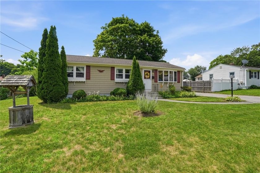 Welcome to this well-maintained 3-bedroom, 1-bath home in - photo 33