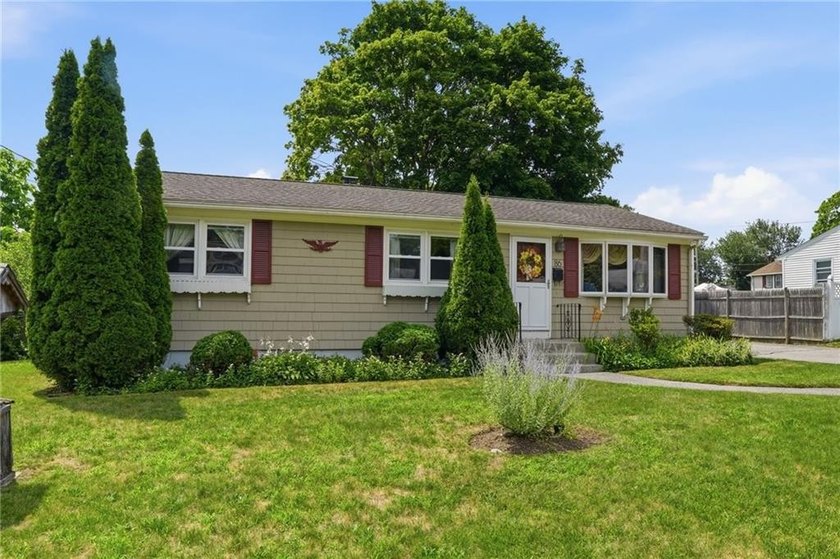 Welcome to this well-maintained 3-bedroom, 1-bath home in - photo 34