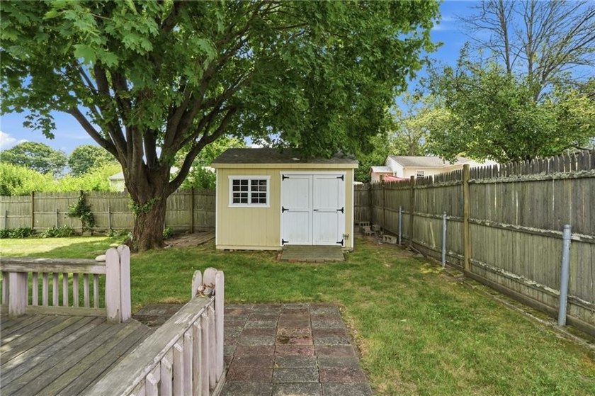 Welcome to this well-maintained 3-bedroom, 1-bath home in - photo 35