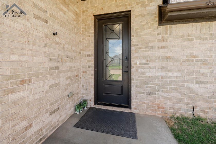 Well-maintained 3-bedroom, 2-bath home in a desirable area of - photo 5