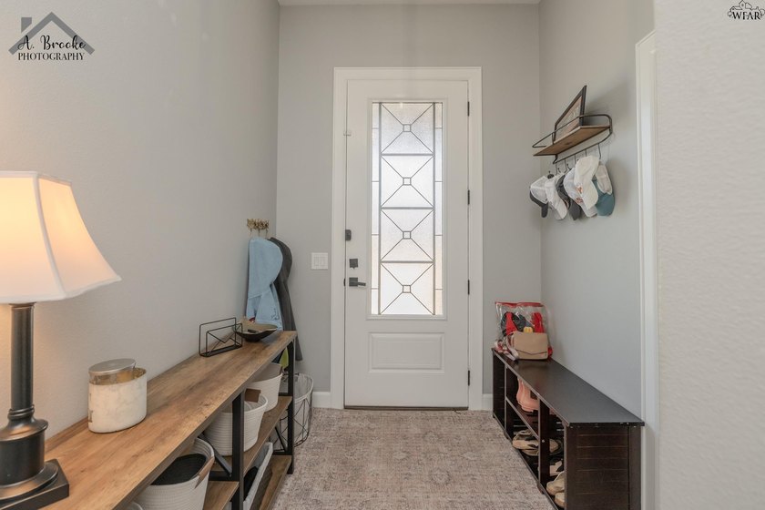 Well-maintained 3-bedroom, 2-bath home in a desirable area of - photo 6