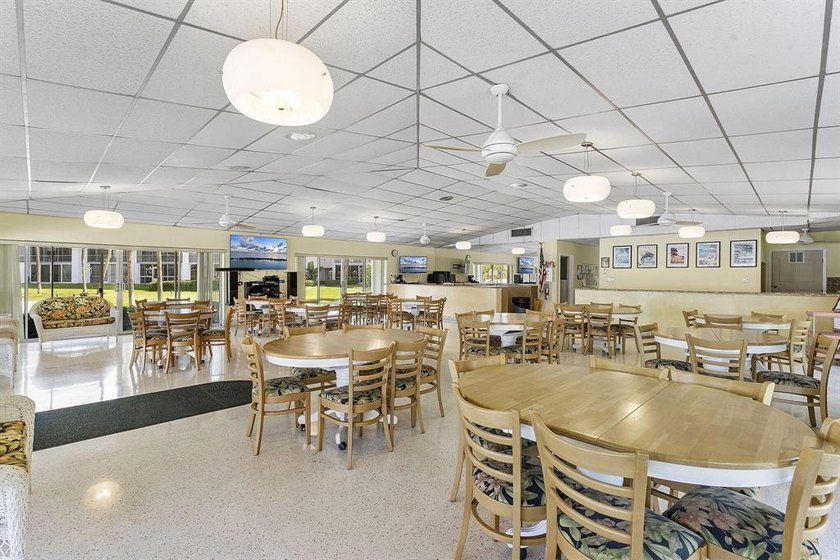 Experience the South Florida lifestyle in this tastefully - photo 13