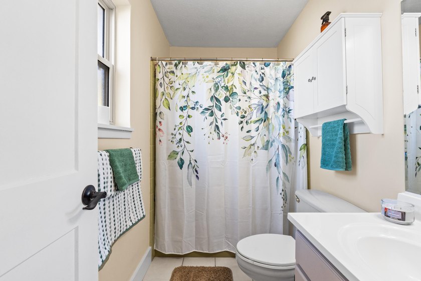 Fully RENOVATED from top to bottom, 3007 Longwood Cir. is a - photo 15