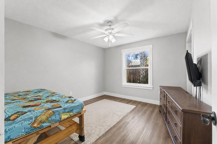 Fully RENOVATED from top to bottom, 3007 Longwood Cir. is a - photo 19