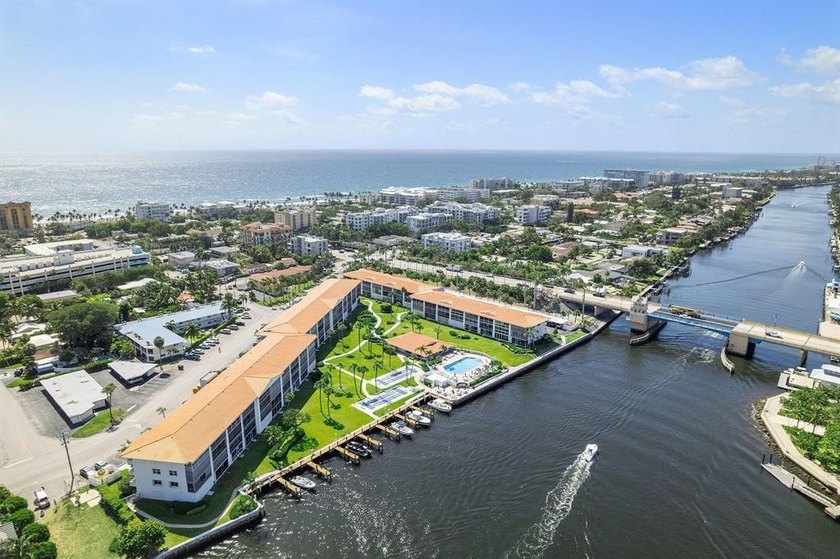 Experience the South Florida lifestyle in this tastefully - photo 23