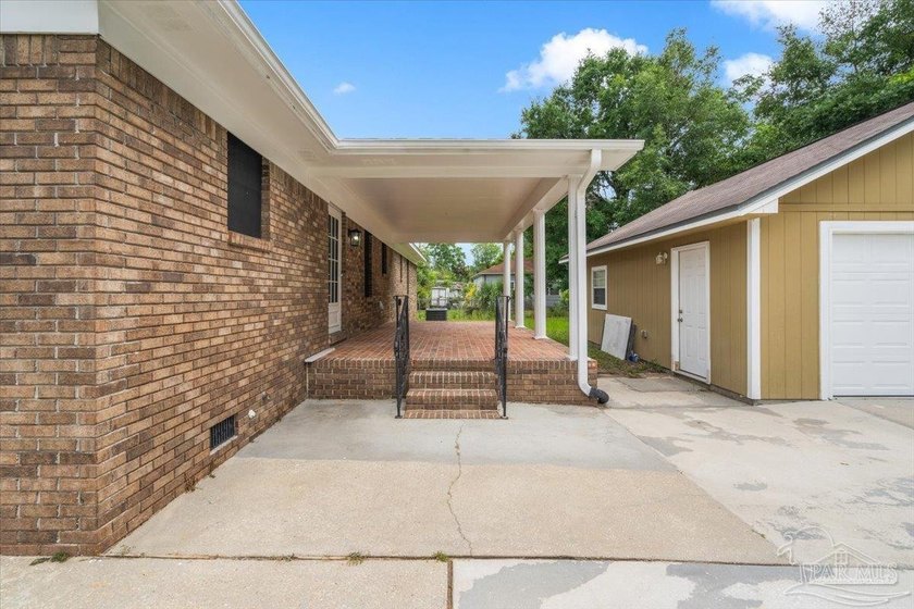 Fully renovated and move-in ready, this beautifully updated home - photo 6
