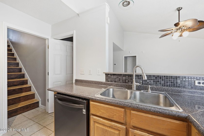 Welcome to this beautifully updated 3-bedroom, 2-bath home - photo 9